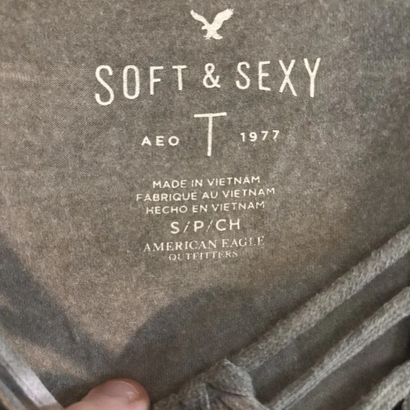 American Eagle Women's Soft Sexy Long Sleeve T Shirt V Neck With Detail Y2K Edgy - Picture 2 of 4